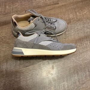 Vionic Nova Gray Casual Sneakers